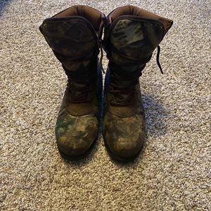 ROCKY WILDCAT SERIES MEN SIZE 8 oil resistant